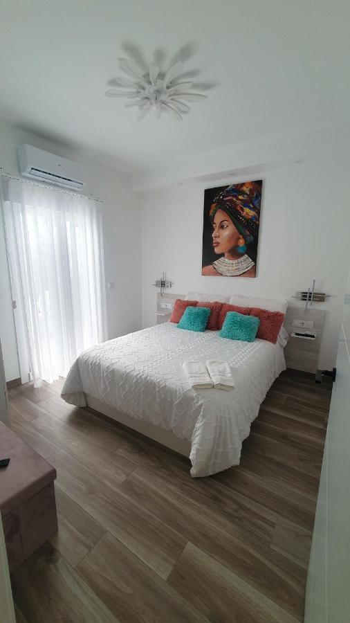 Tres Torres Apartamento Turistico Almoharin المظهر الخارجي الصورة