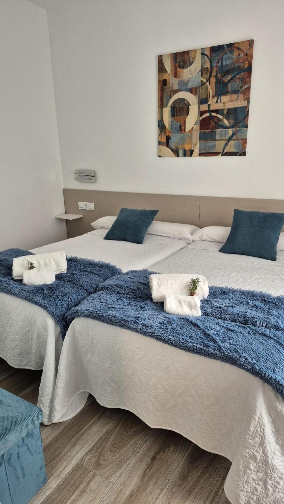 Tres Torres Apartamento Turistico Almoharin المظهر الخارجي الصورة